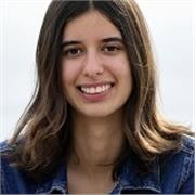 Profesora con certificado C2 de Cambridge ofrece clases dinámicas de inglés para todos los niveles en Barcelona.